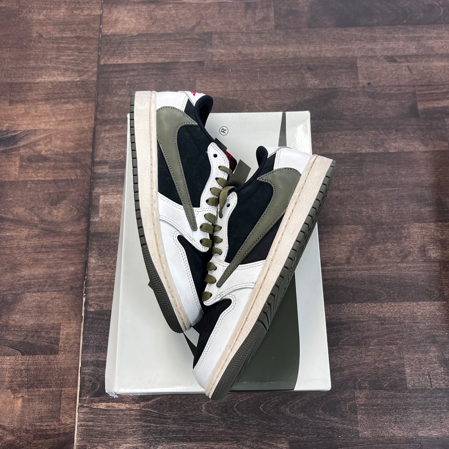 Travis Scott Medium Olive Jordan 1 Low (W) (USED)