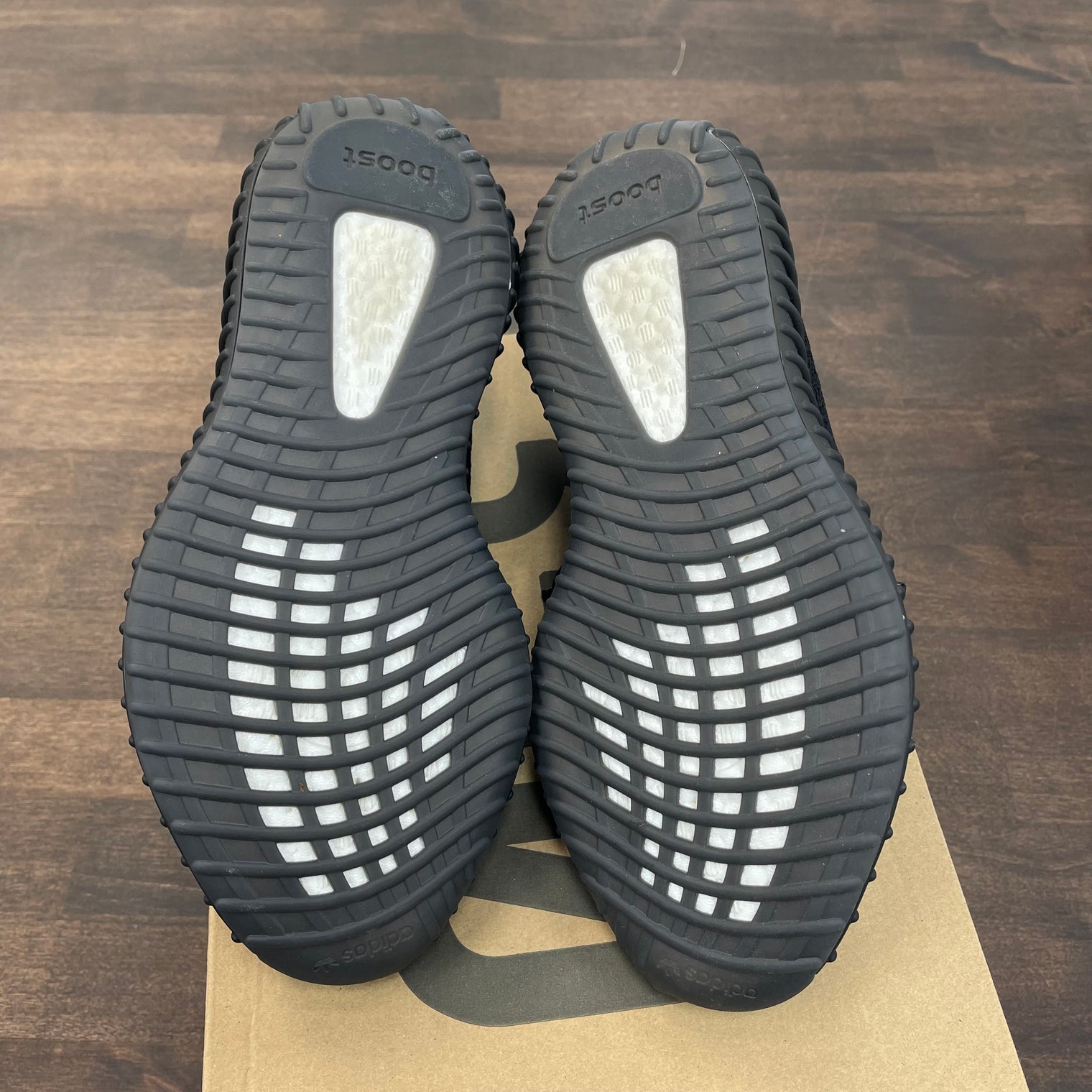 Bred Yeezy 350 (USED)