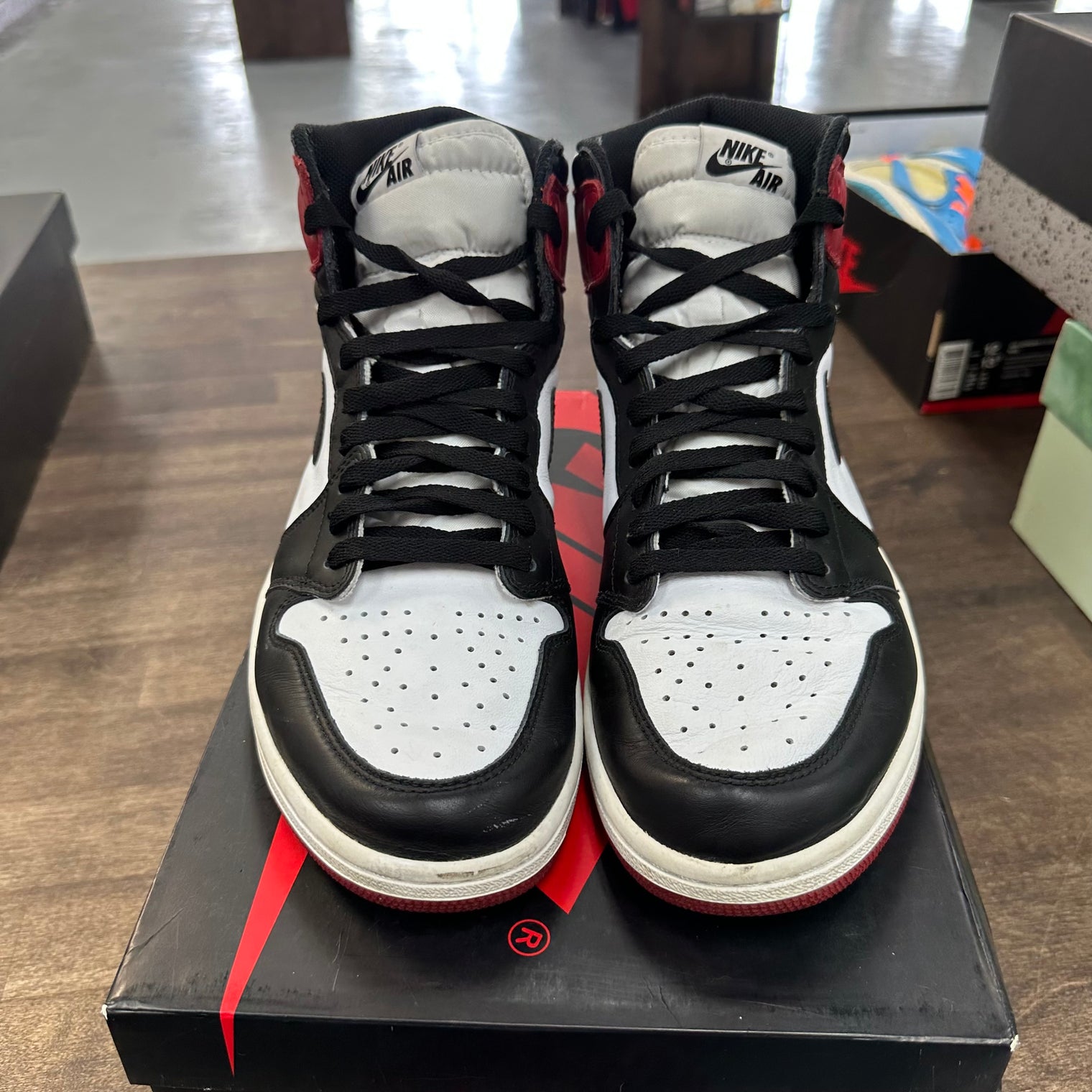 Black Toe Jordan 1 High (USED)