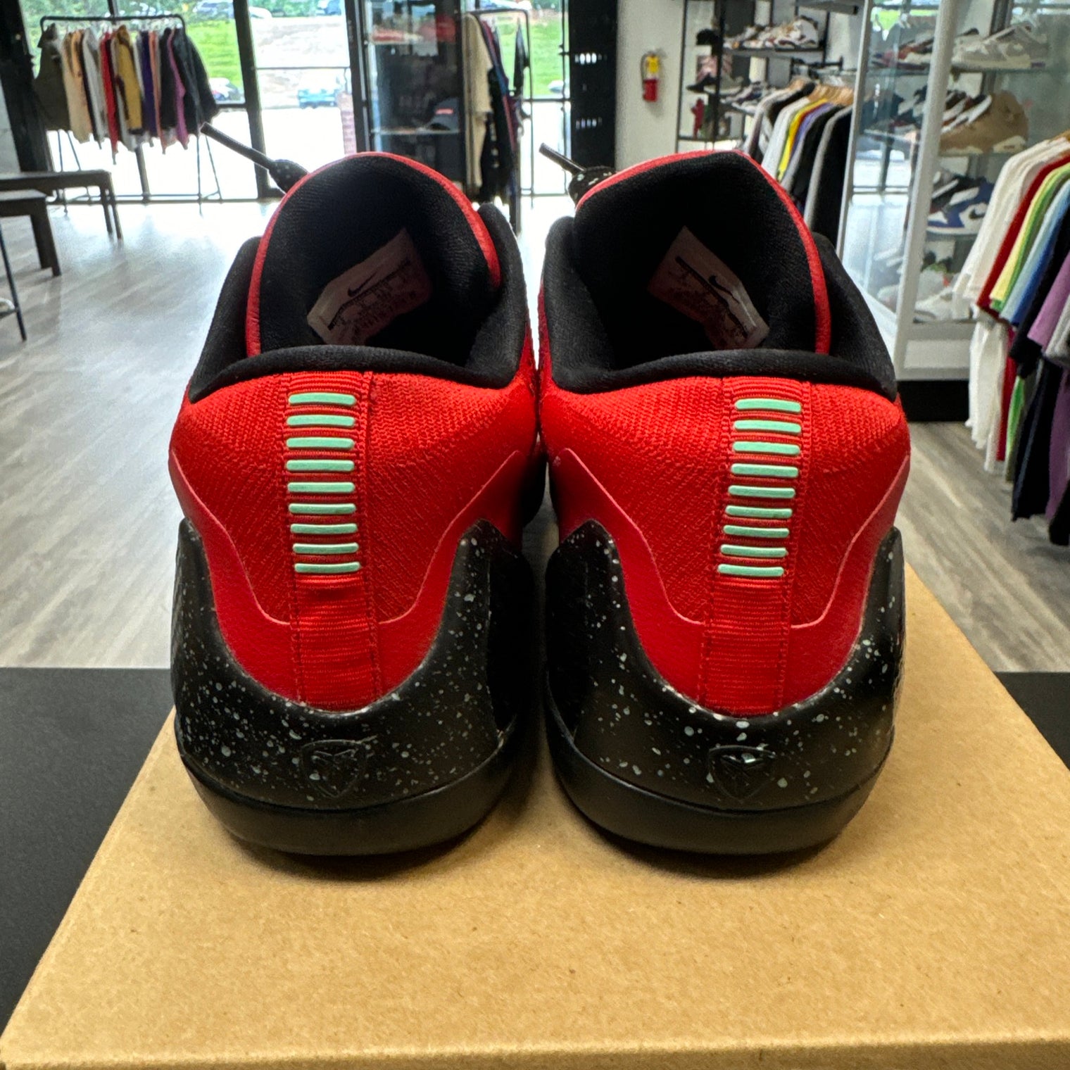 University Red Kobe 9 Elite Low (USED;NO BOX)