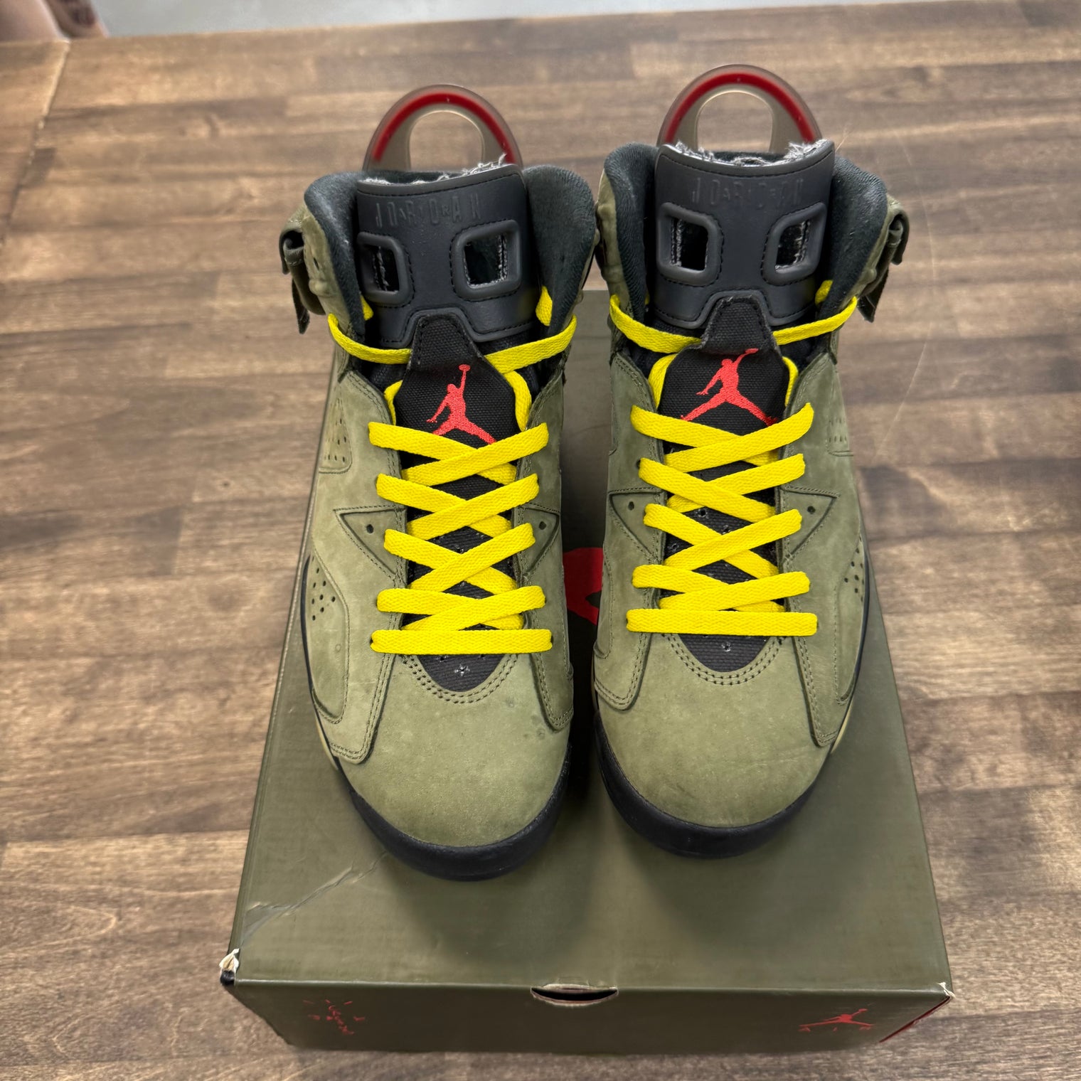 Olive Travis Scott Jordan 6 Retro (USED)