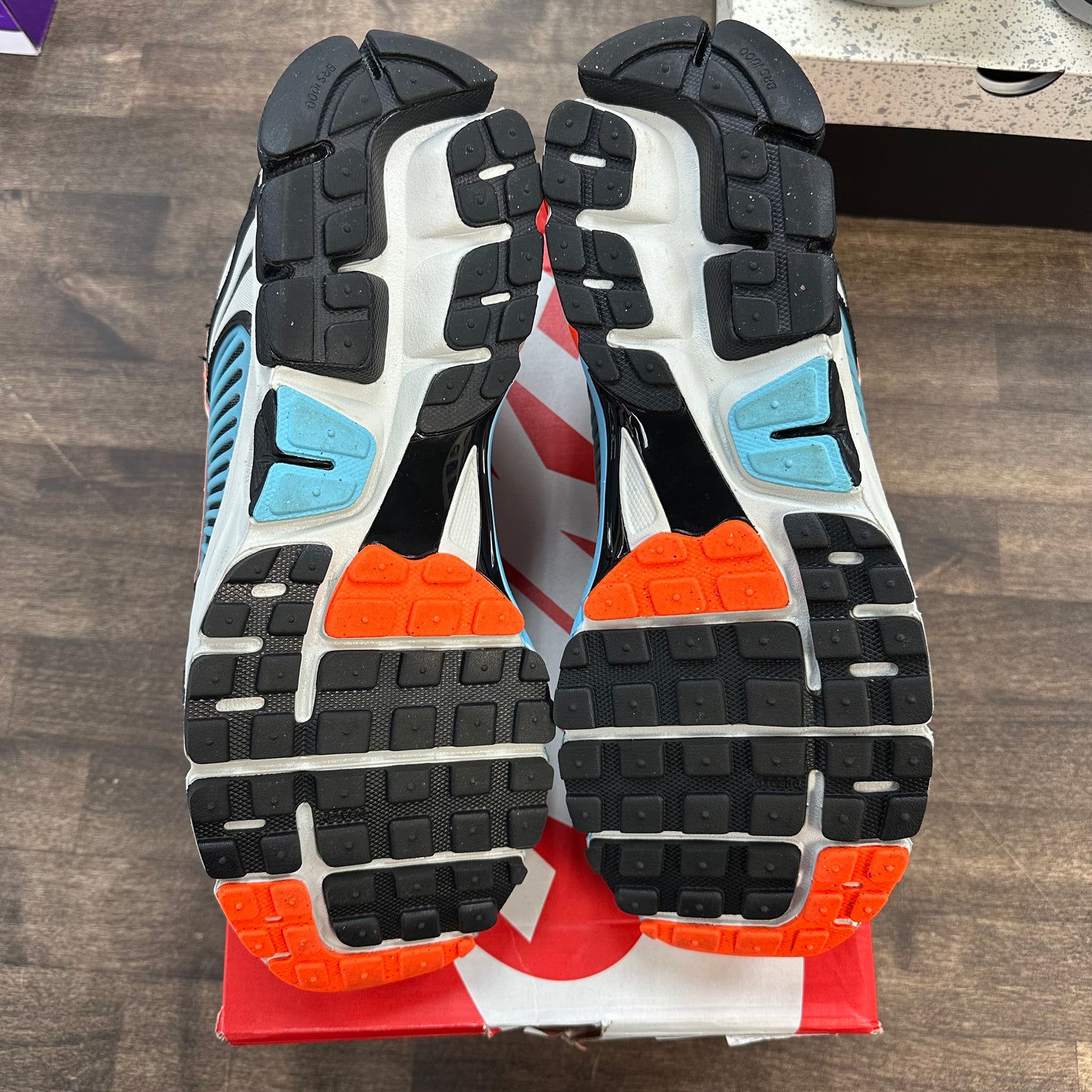 Blue Glaze Total Orange Nike Zoom Vomero 5 (W) (USED)