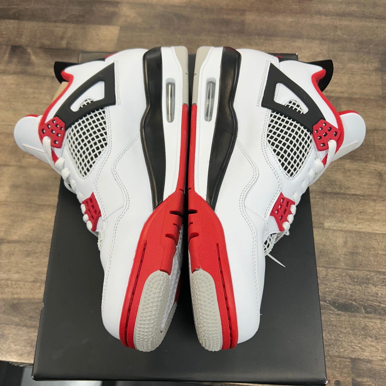Fire Red Jordan 4 Retro (2020) (USED)