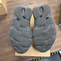 Onyx Yeezy Foam RNNR (USED)