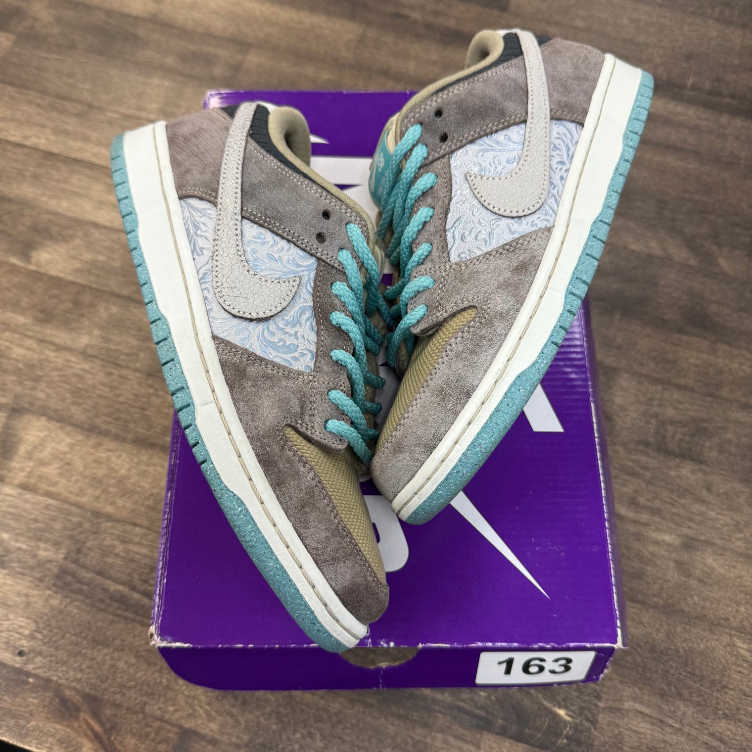 Big Money Saving SB Dunk Low (USED)