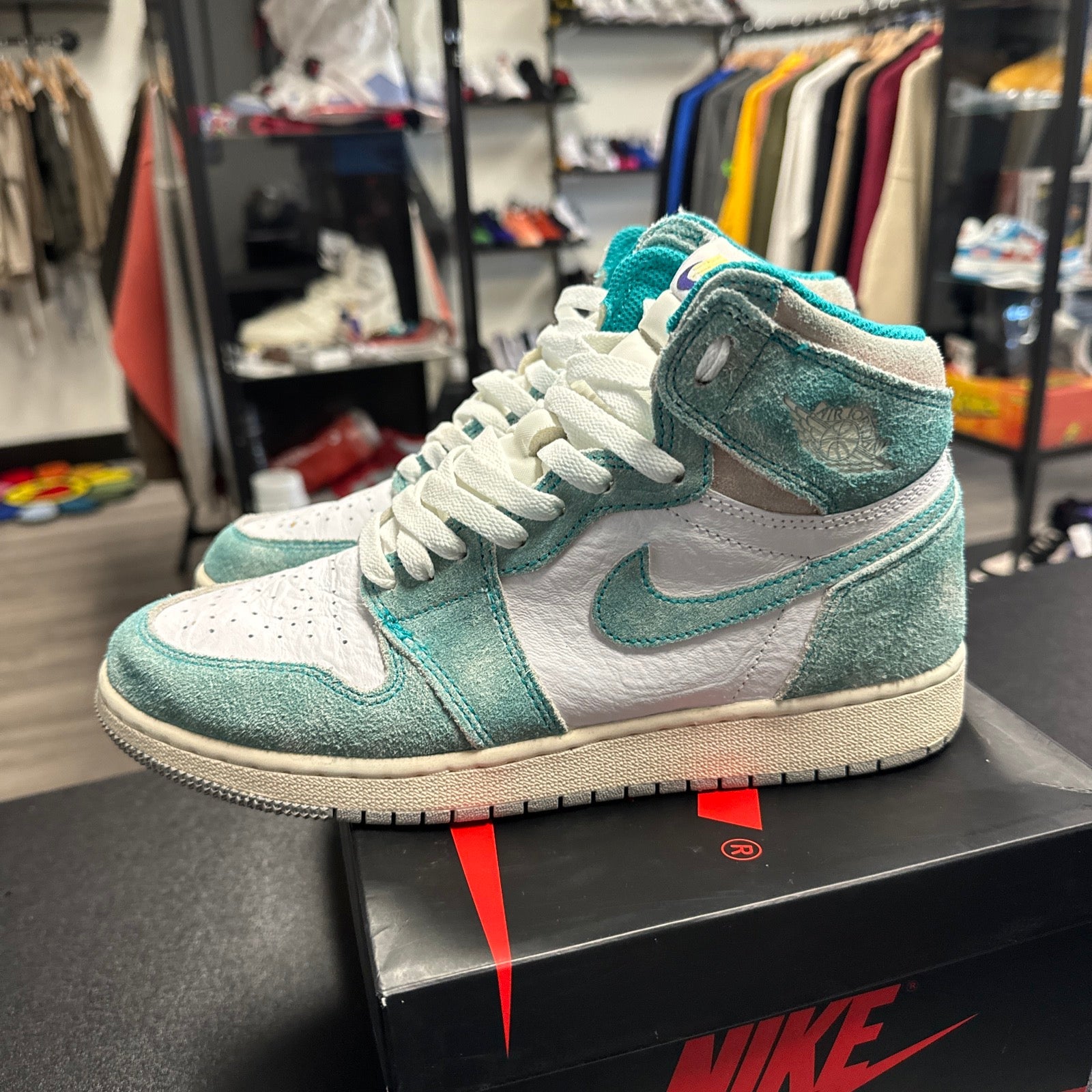 Jordan 1 Retro OG High Turbo Green (USED) Size 7Y (Pre-Owned) - Image 7
