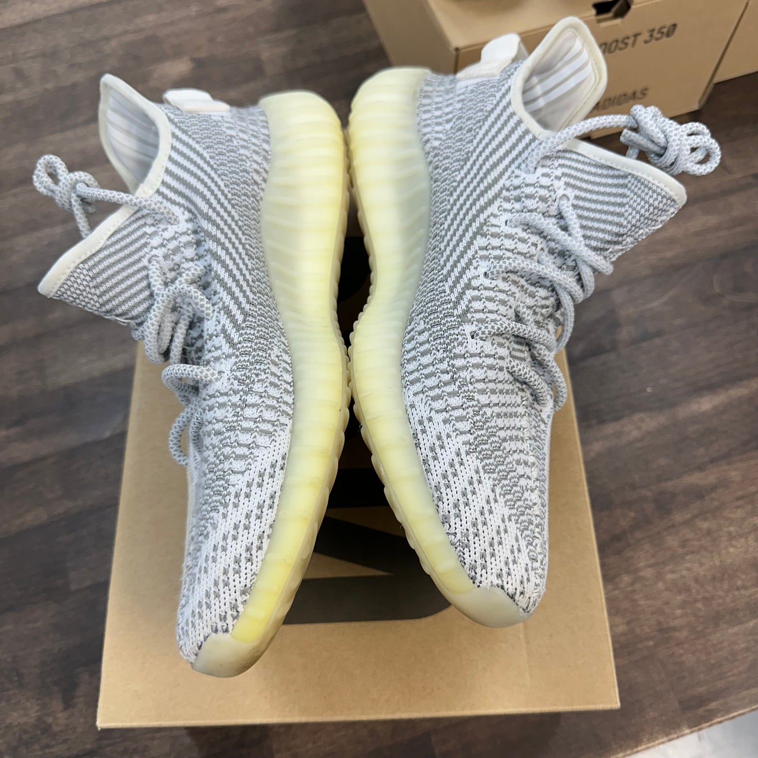 Static Yeezy 350 (USED)