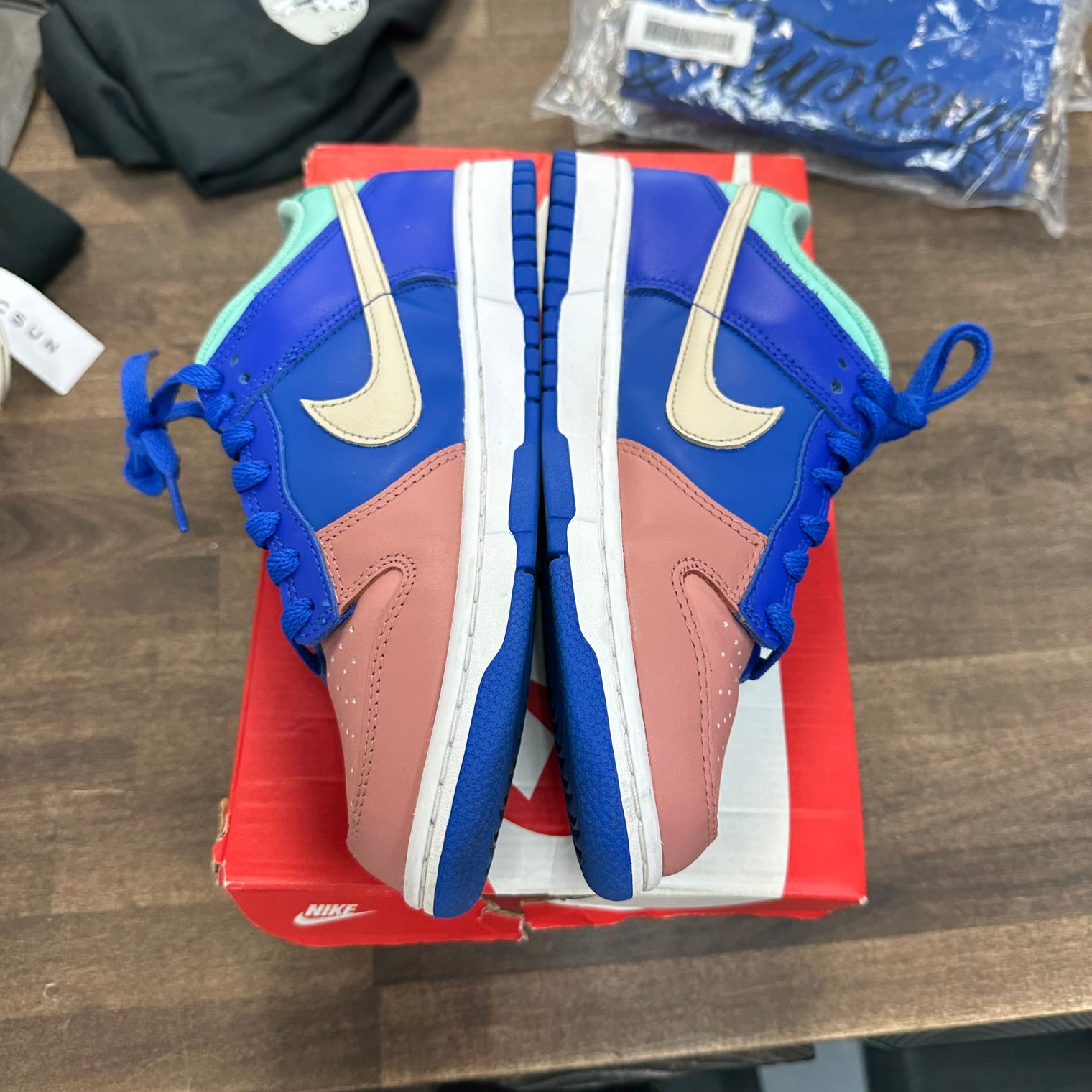 (GS) Salmon Toe Nike Dunk Low (USED)