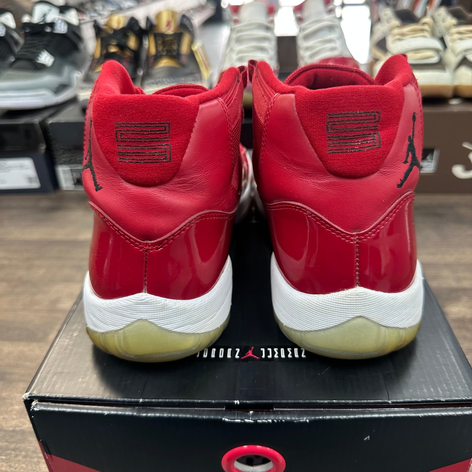 Win like 96 Jordan 11 (USED)