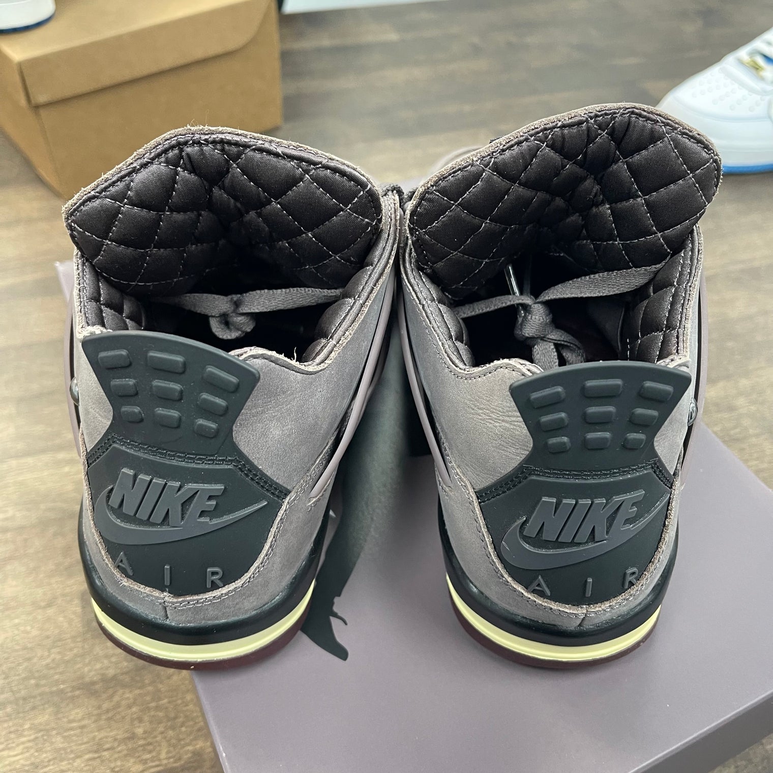 A Ma Maniere Violet Ore Jordan 4 (USED)