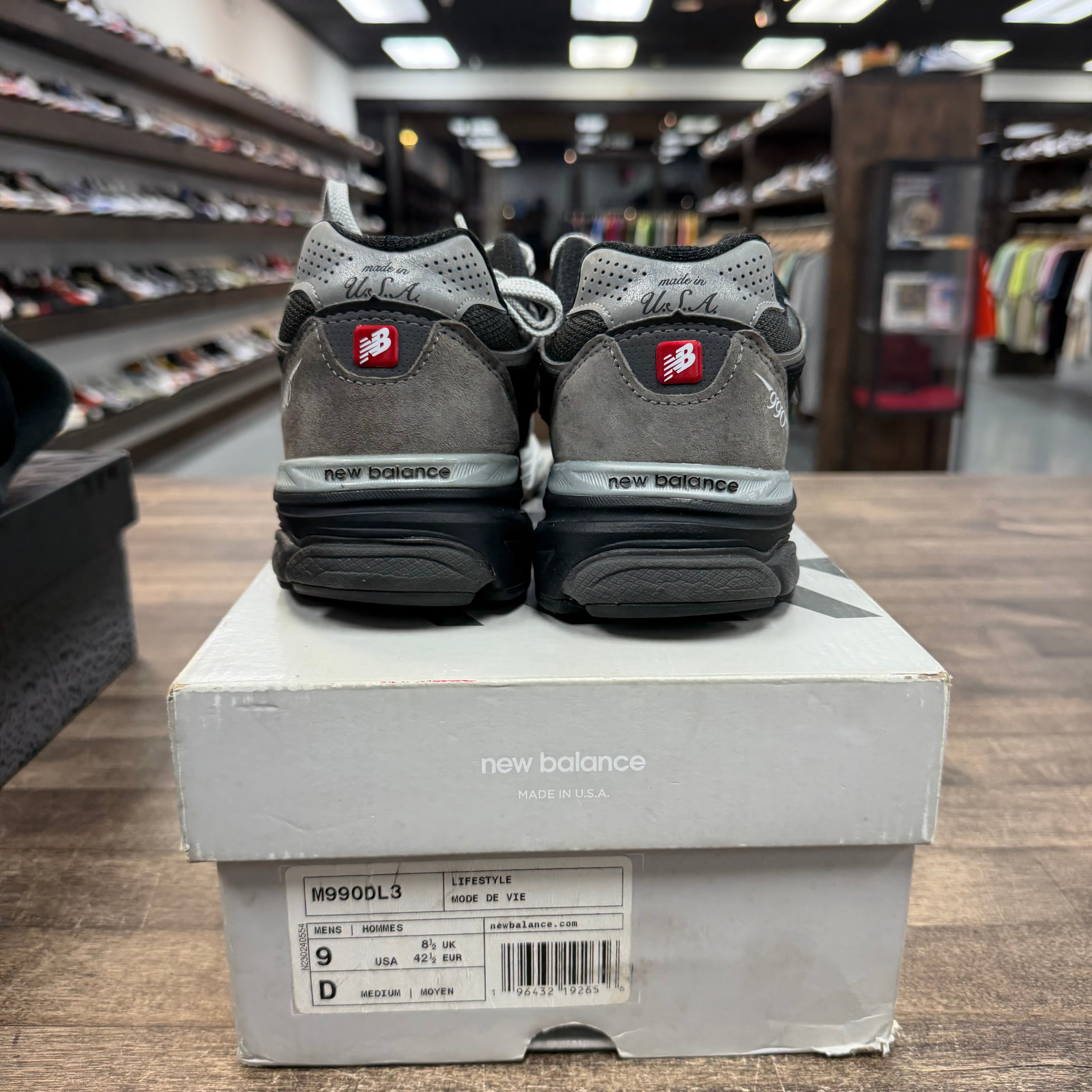 New Balance MiUSA DTLR GR3YSCALE New Balance 990v3 (USED) Size 9 (Pre-Owned) - Image 3