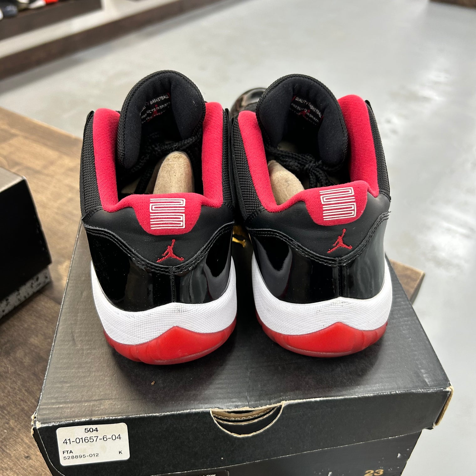 Bred Jordan 11 Low (2015) (Used)