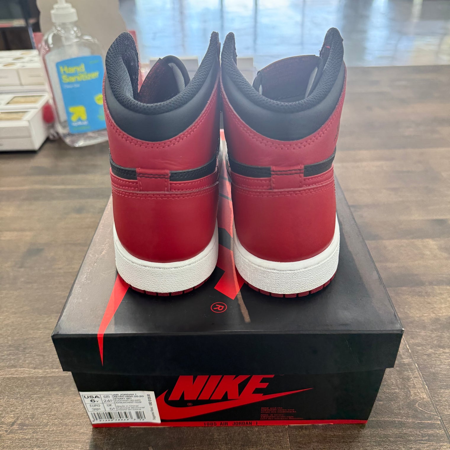 Banned Bred Jordan 1 High (Lightly Worn)