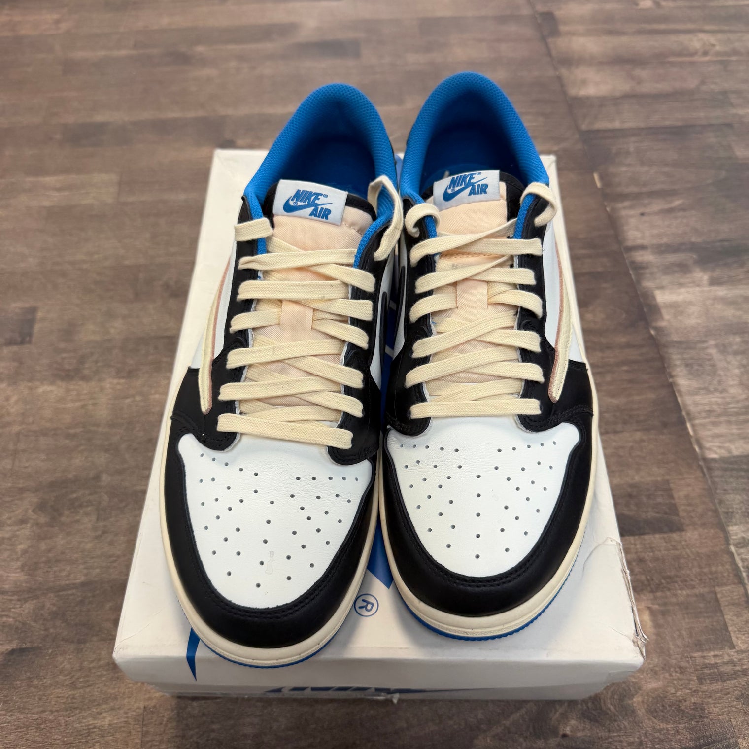 Fragment x Travis Scott Jordan 1 Low OG (USED)