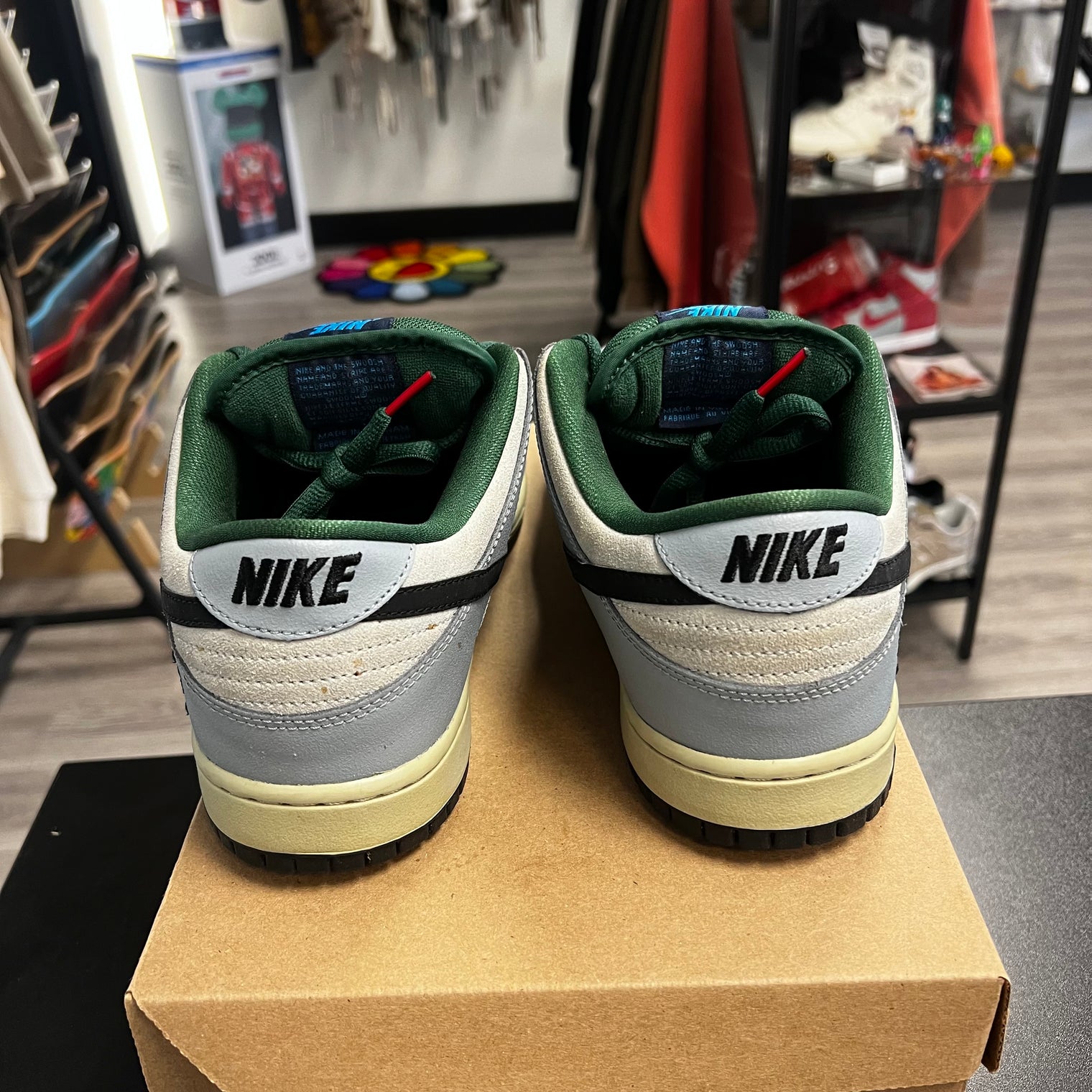 Maple Leaf SB Dunk Low (USED, No box)
