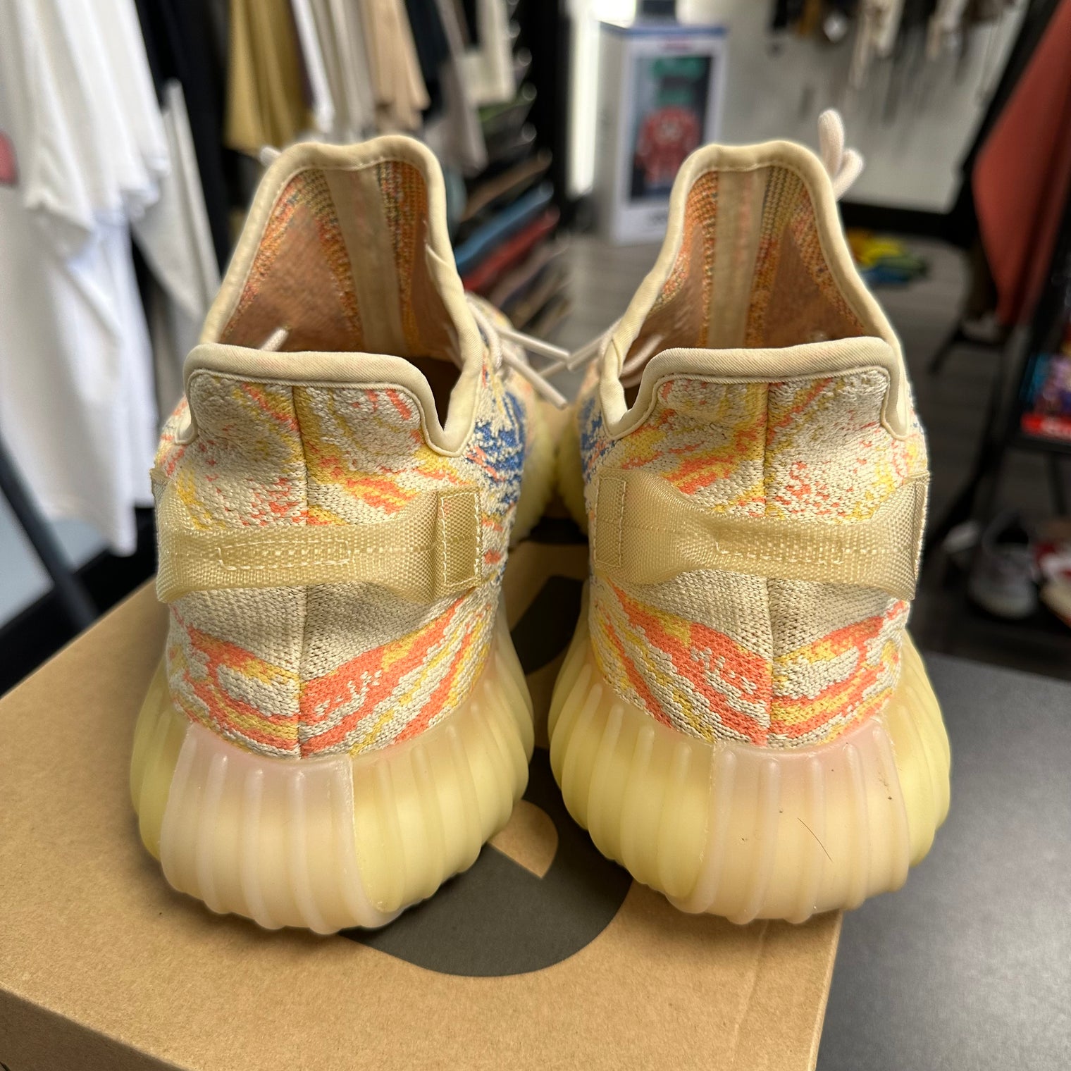 MX Oat Yeezy Boost 350 V2 (USED)