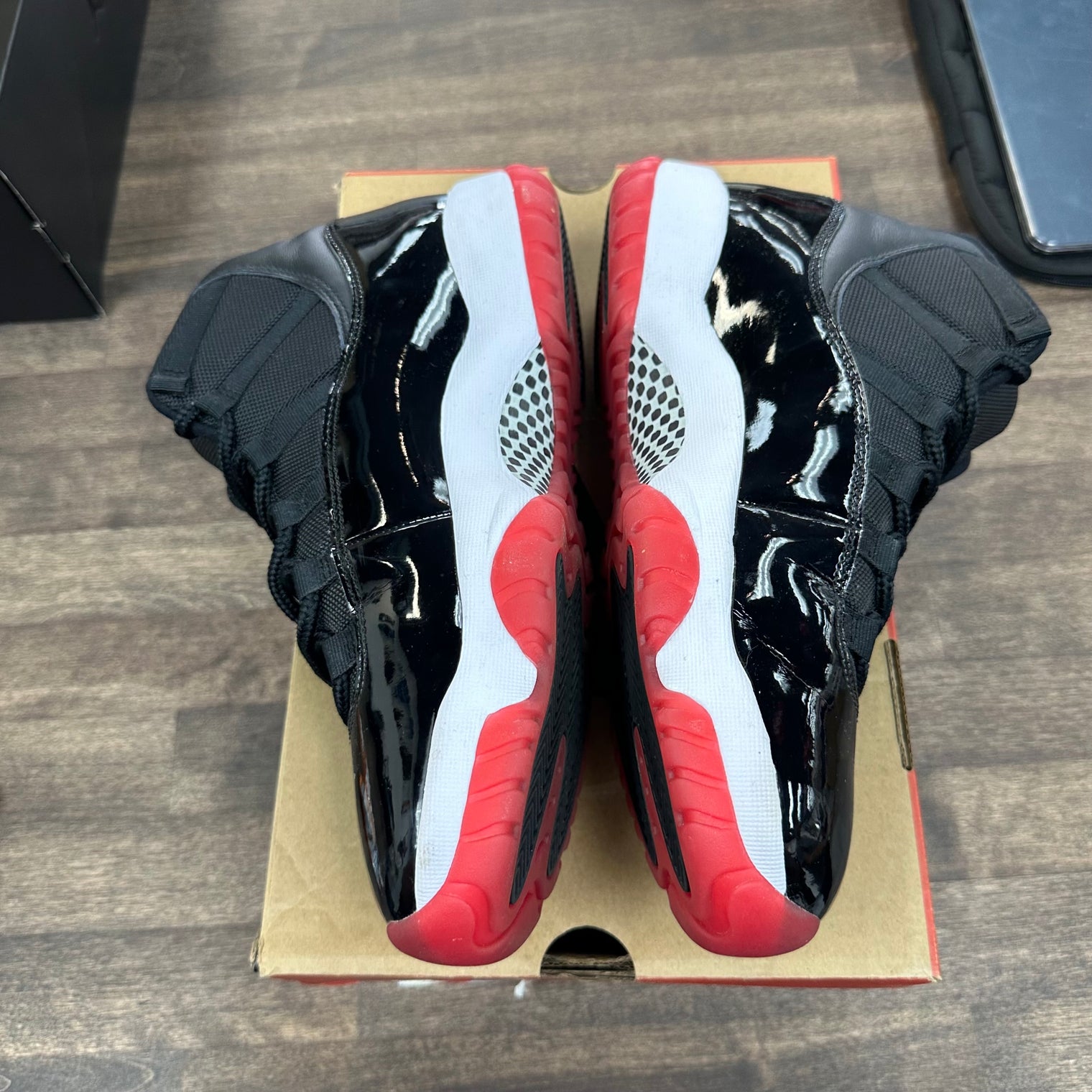 Bred Jordan 11 High (2019) (USED)