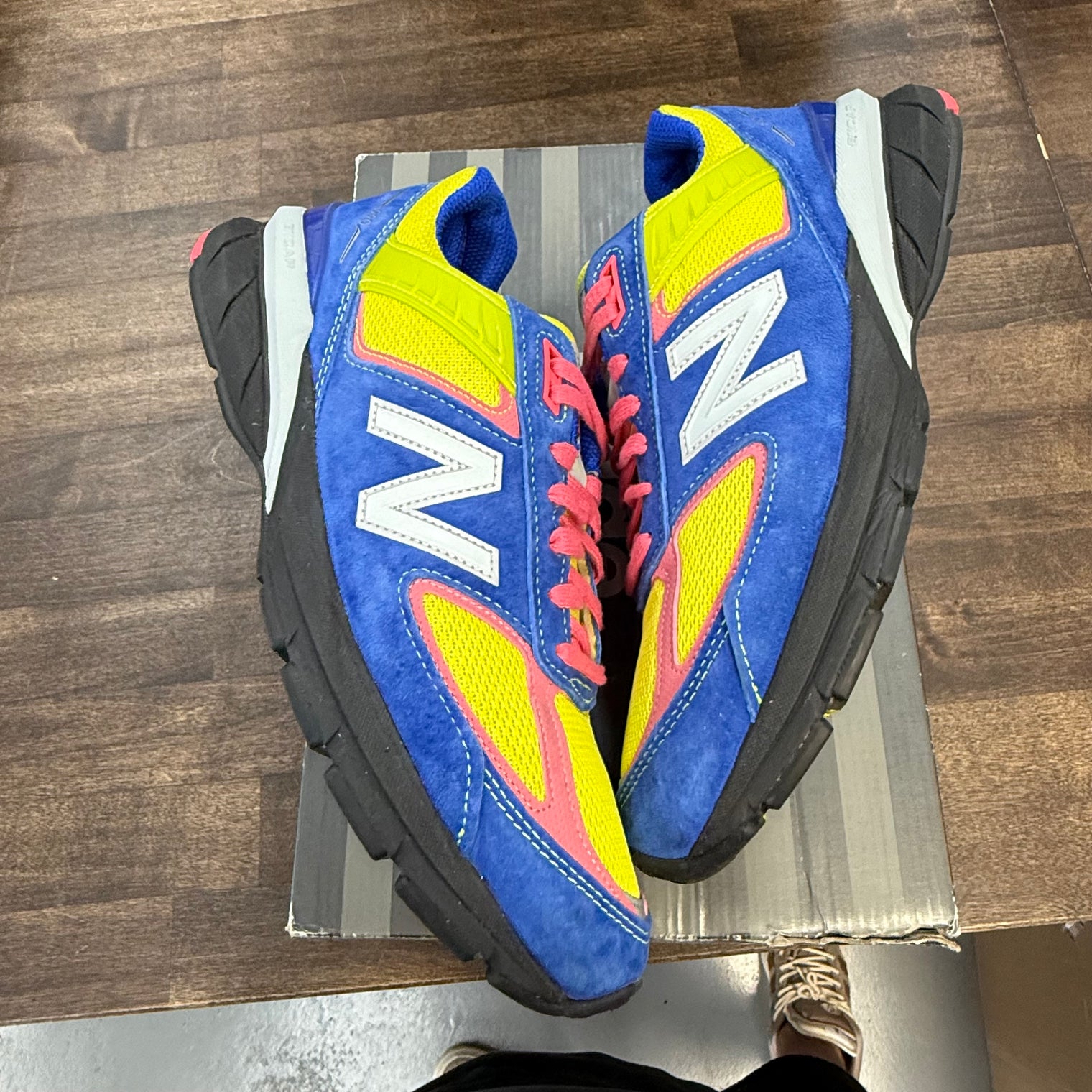 Corner Shop New Balance 990v5 (USED)