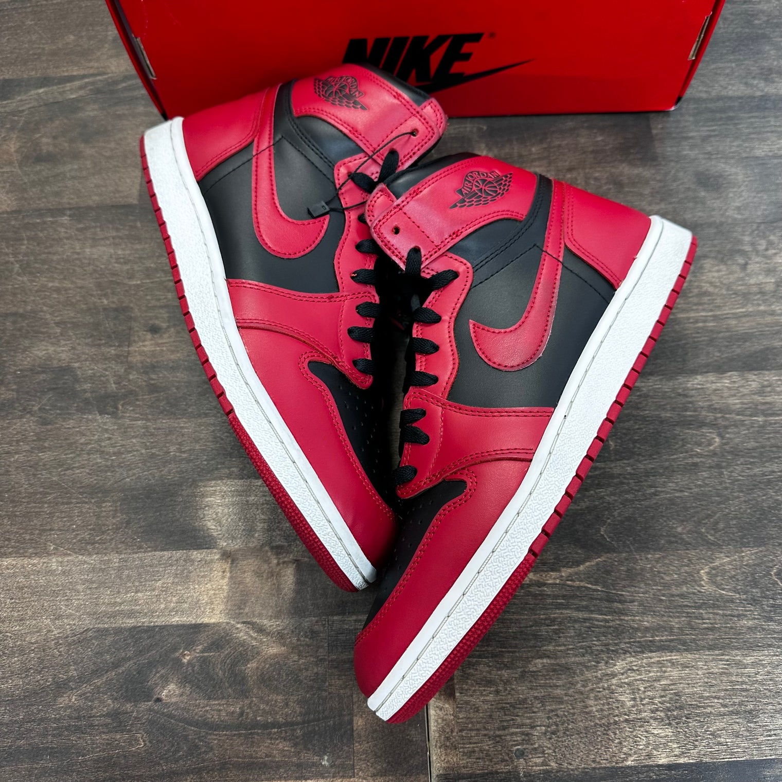 Varsity Red Jordan 1 High 85 (USED)