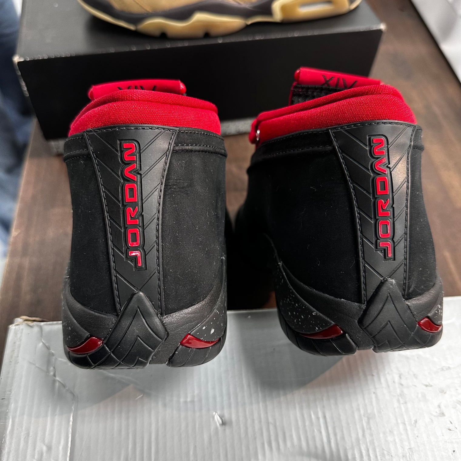 (W) Red Lipstick Jordan 14 (USED)
