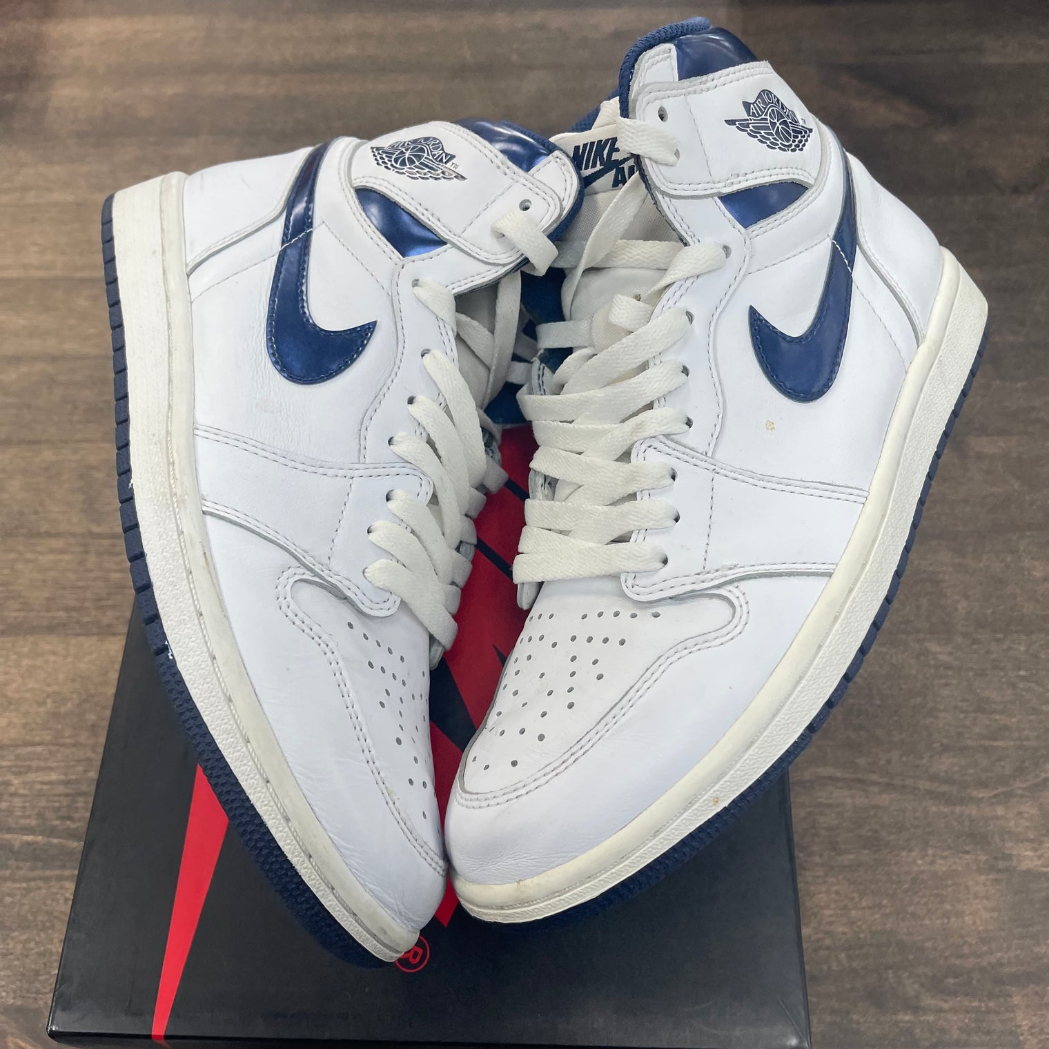 Navy Metallic Jordan 1 High (USED)