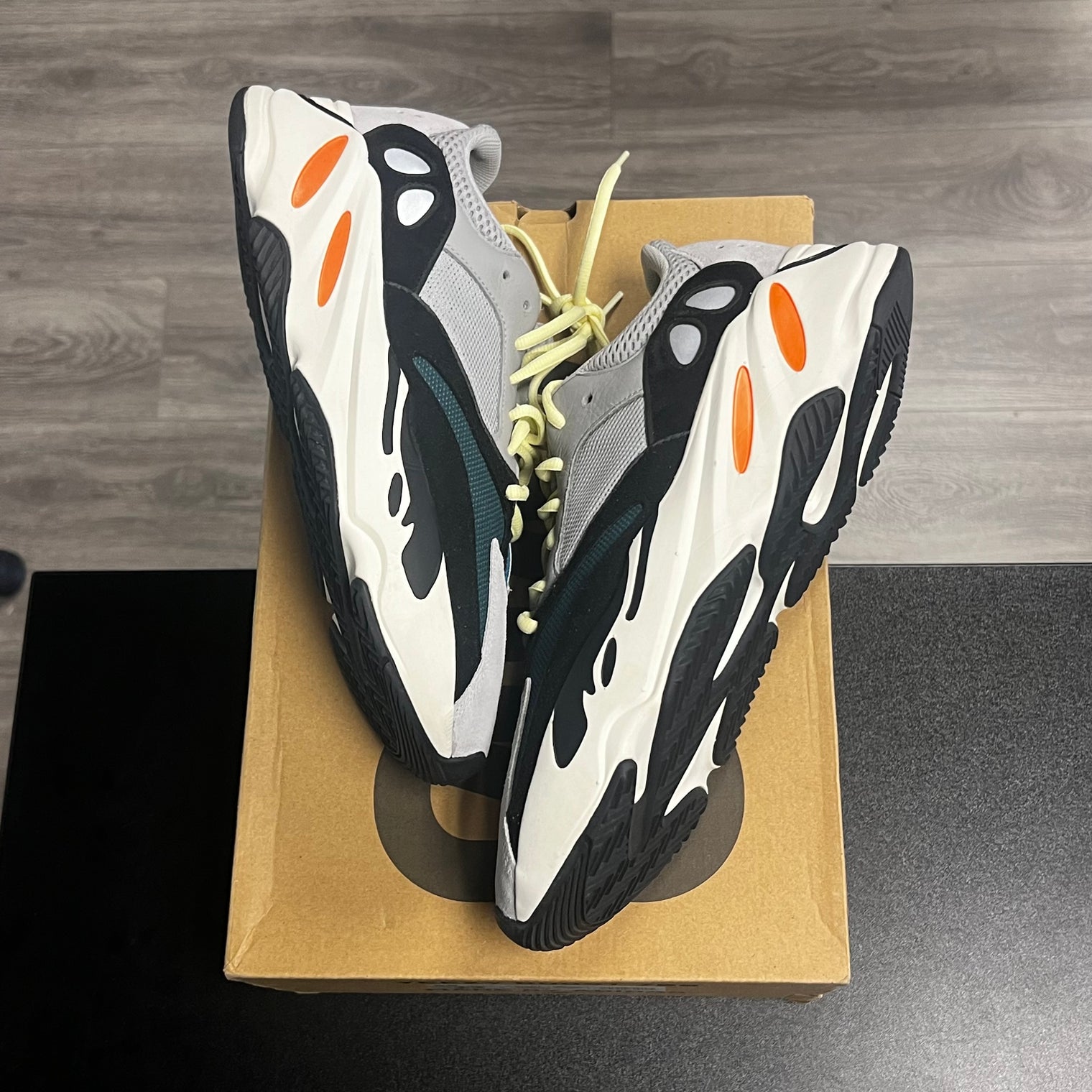 Yeezy Boost 700 Wave Runner (USED)