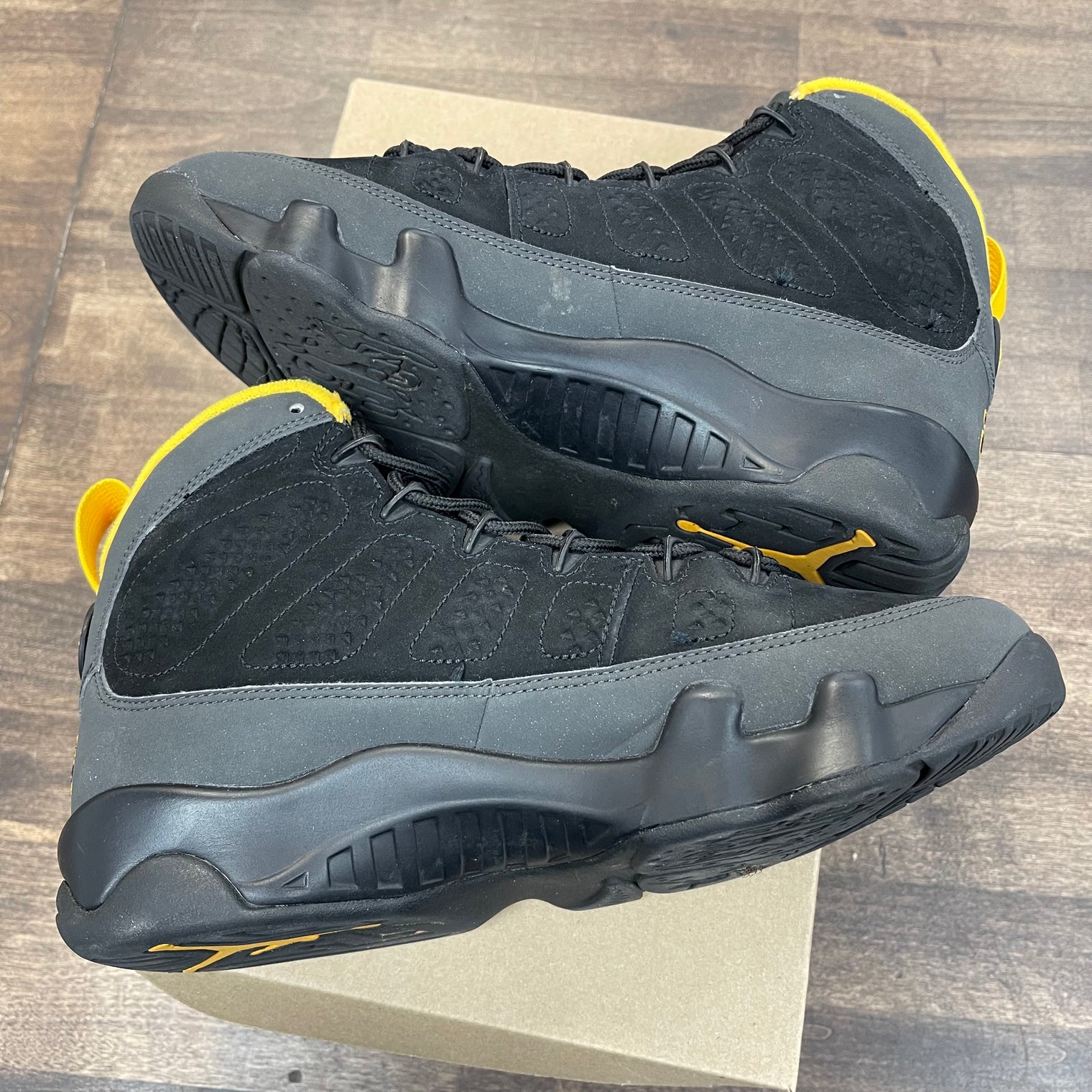 Charcoal University Gold Jordan 9 (USED,No Box)