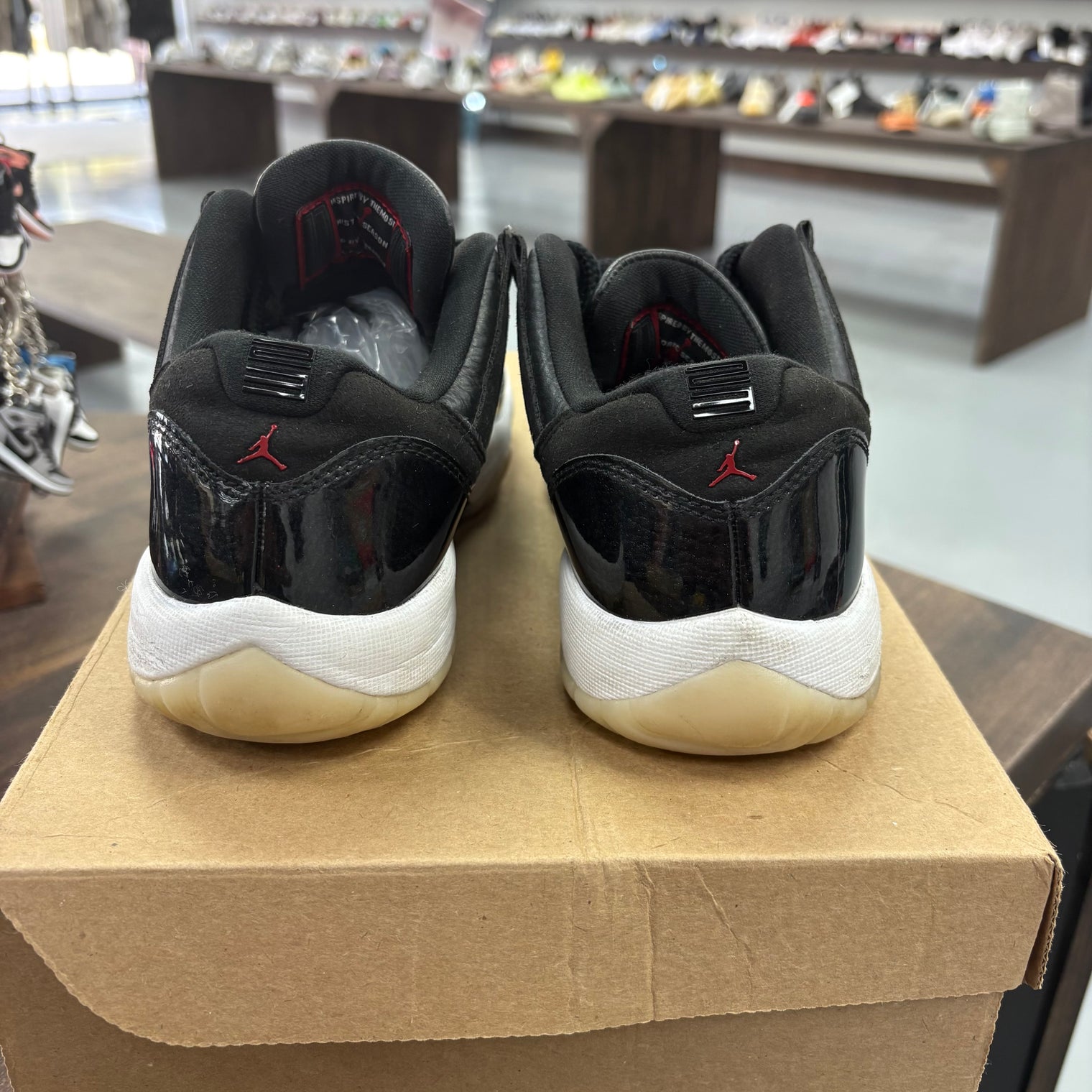 72-10 Jordan 11 Low (GS) (USED, No Box)