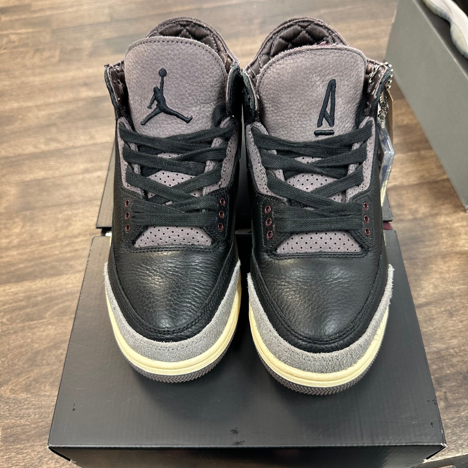 A Ma Maniere Sleeping Jordan 3 (W) (USED)