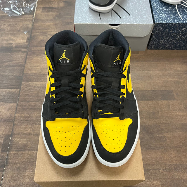 New Love Jordan 1 Mid (USED, No Box)