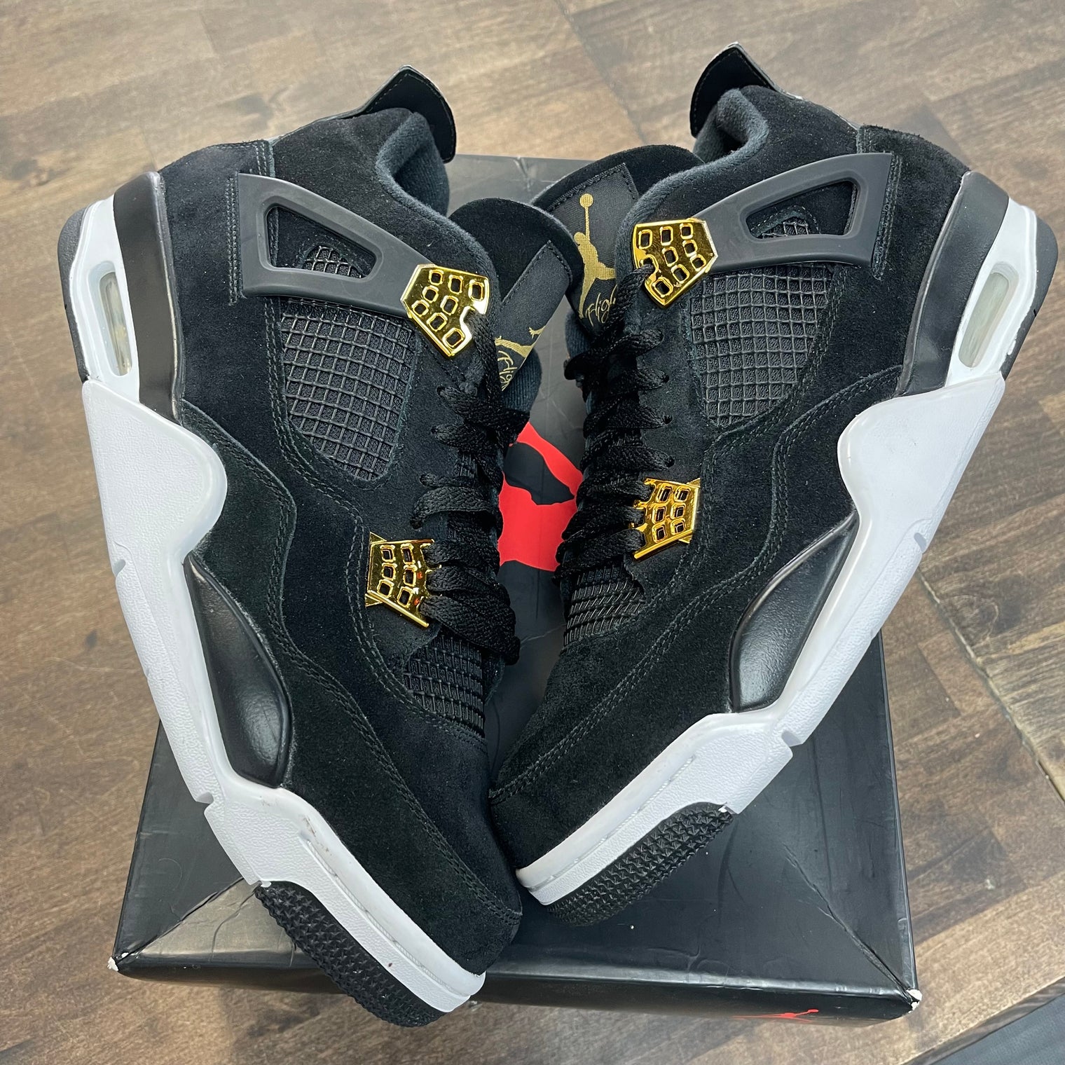 Royalty Jordan 4 (USED)