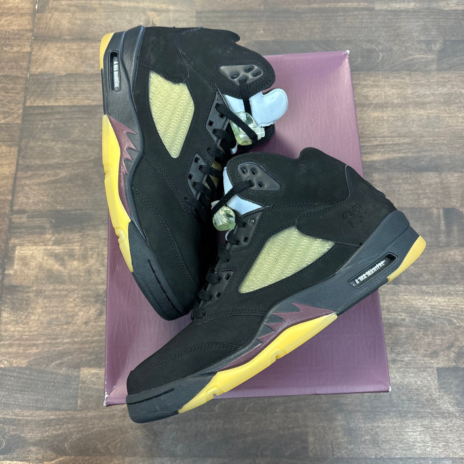 A Ma Maniere Dusk Jordan 5 (USED)