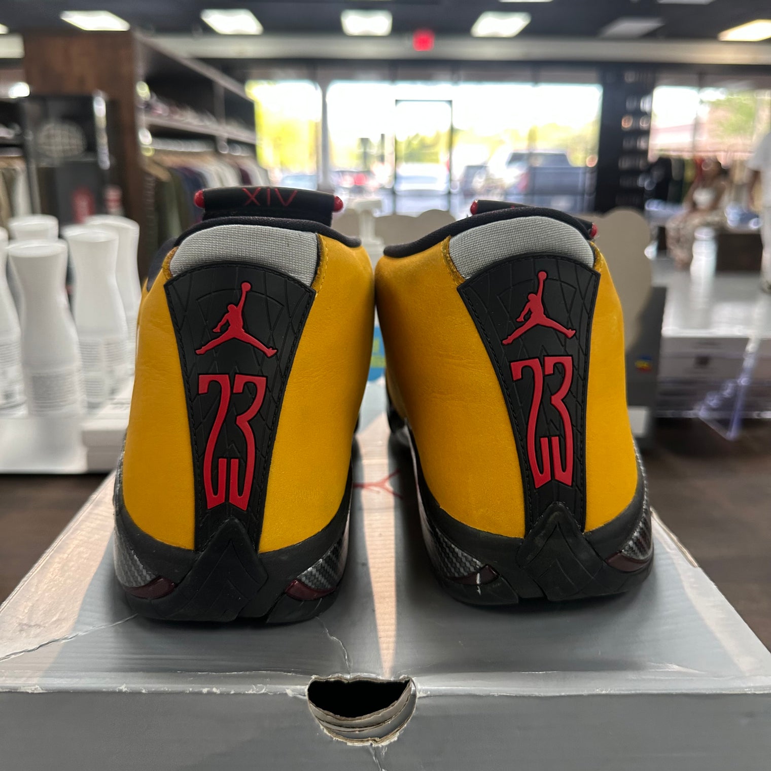 Ferrari University Gold Jordan 14 (USED)