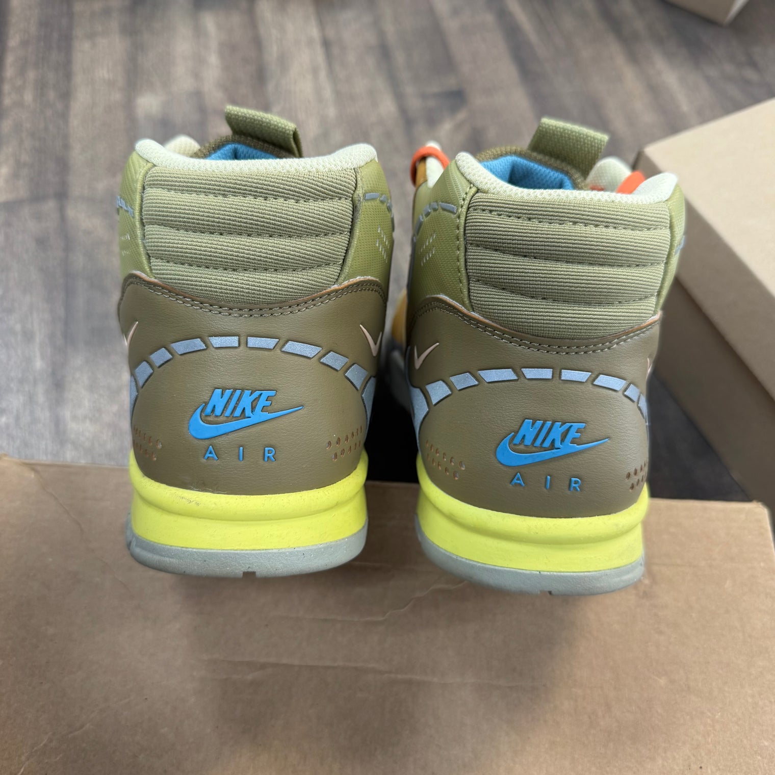 Coriander Air Trainer 1 (USED, No Box)