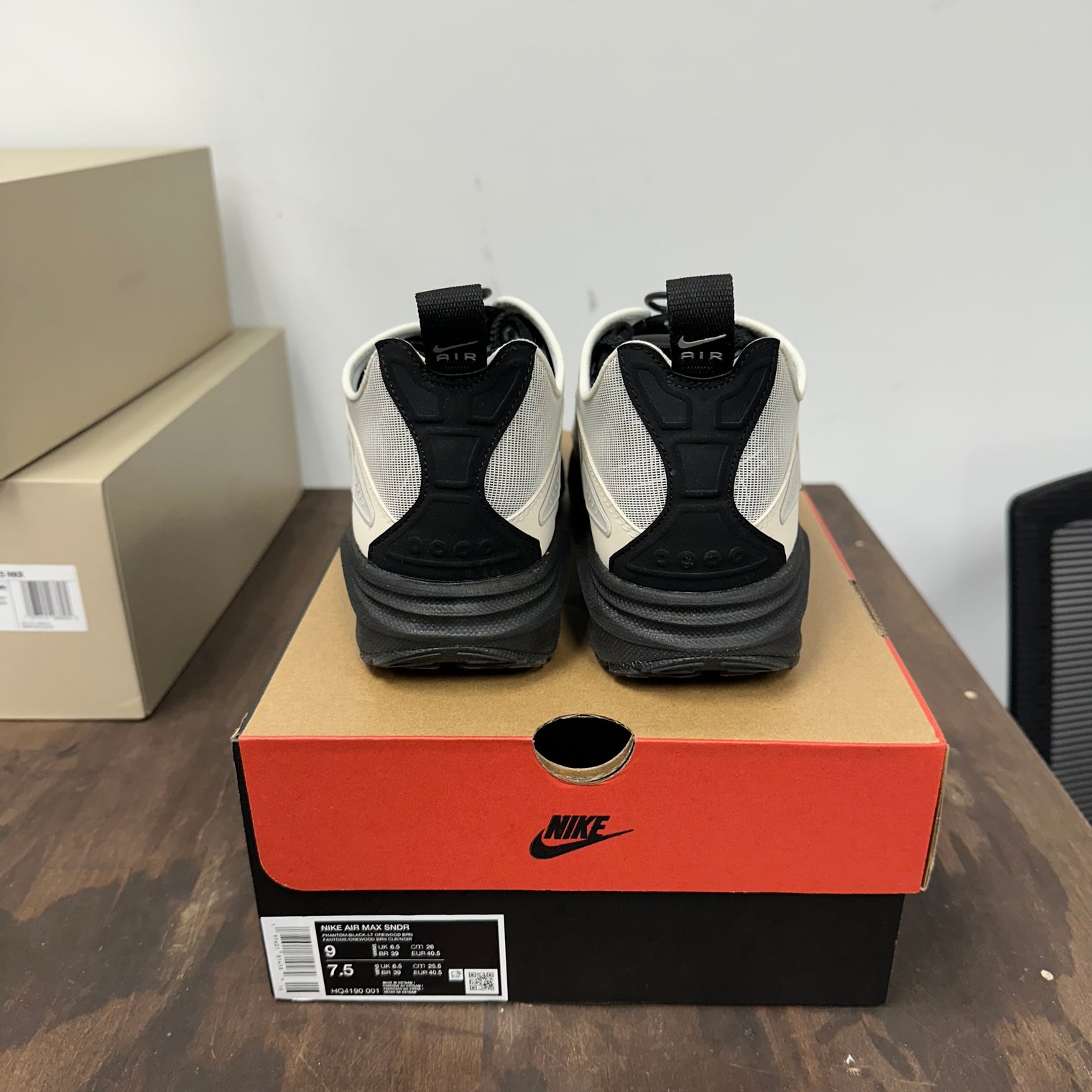 (W) Nike Sunder Phantom Black (USED)
