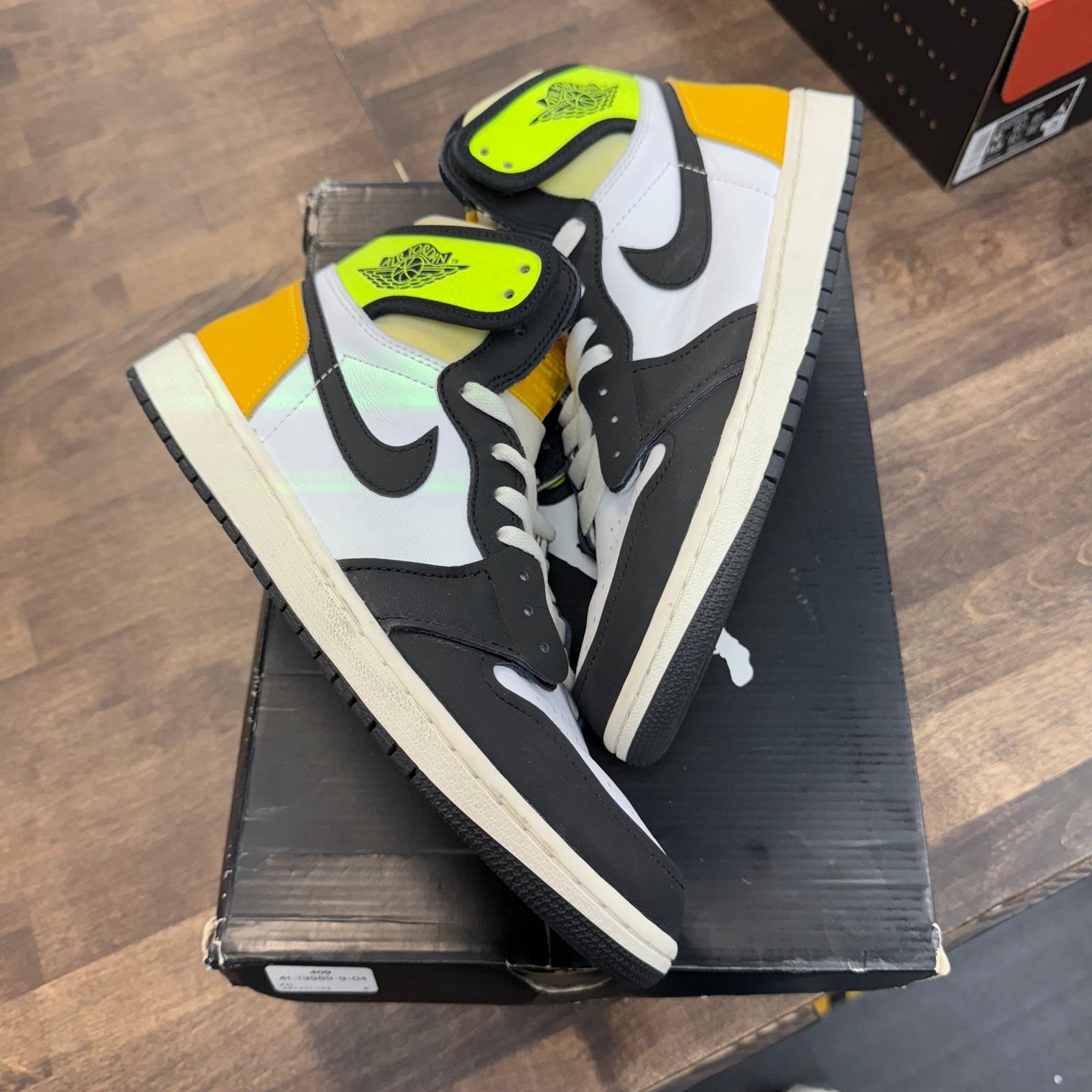 Volt Jordan 1 High (USED, Replacement Box)