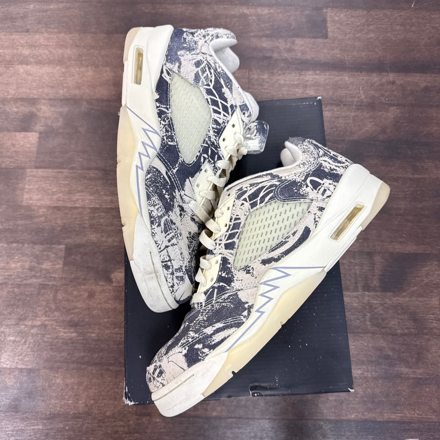 Expression Jordan 5 Low (W) (USED, No Insoles)