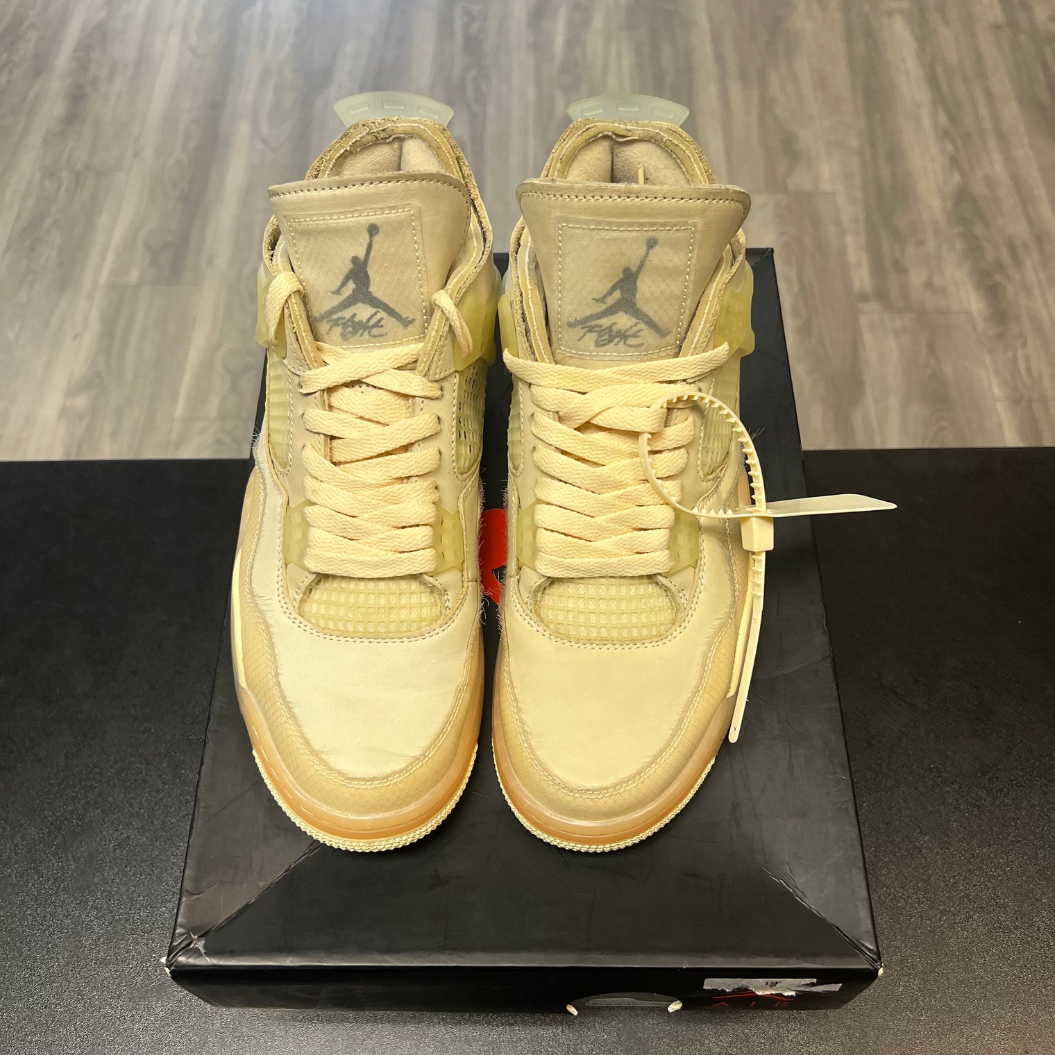 Jordan 4 Retro Off-White Sail (USED)