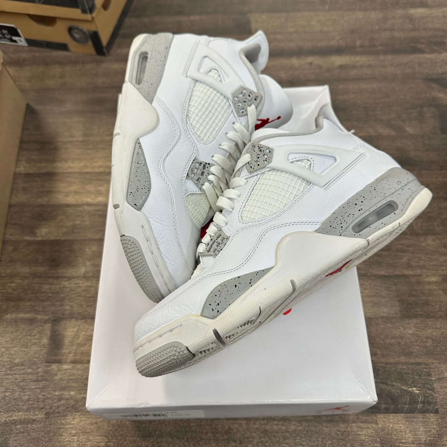 White Oreo Jordan 4 (2021) (USED)