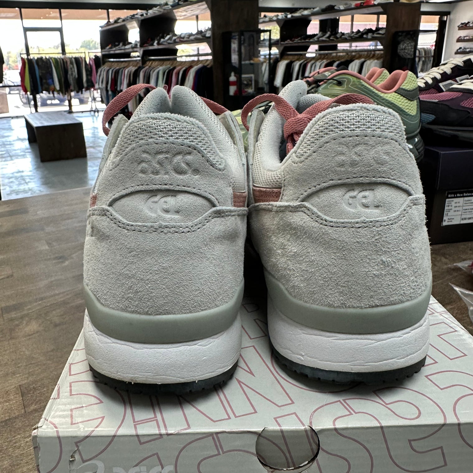 Ronnie Fieg Tokyo Trio Yoshino Rose ASICS Gel-Lyte III (USED)