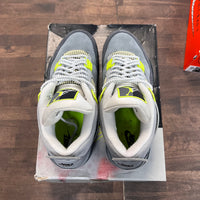 Neon 95 Jordan 4 (USED)