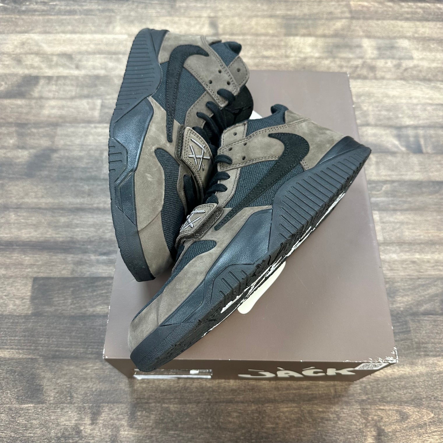 Travis Scott Dark Mocha Jumpman Jack TR (USED)