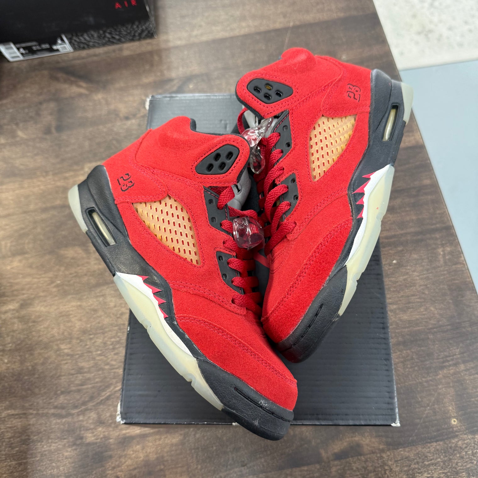 (GS) Raging Bull Jordan 5 (USED)