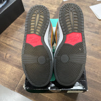 Beijing Metallic Gold SB Dunk Low (USED)