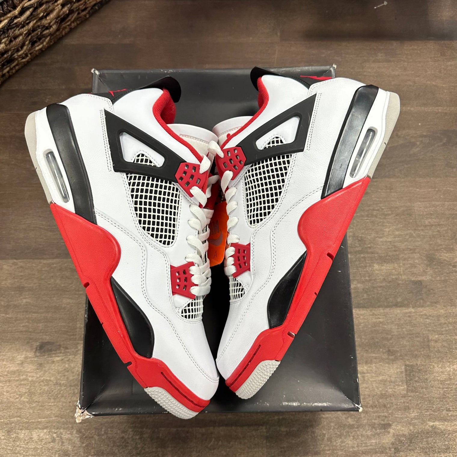 Fire Red Jordan 4 (2020) (USED)