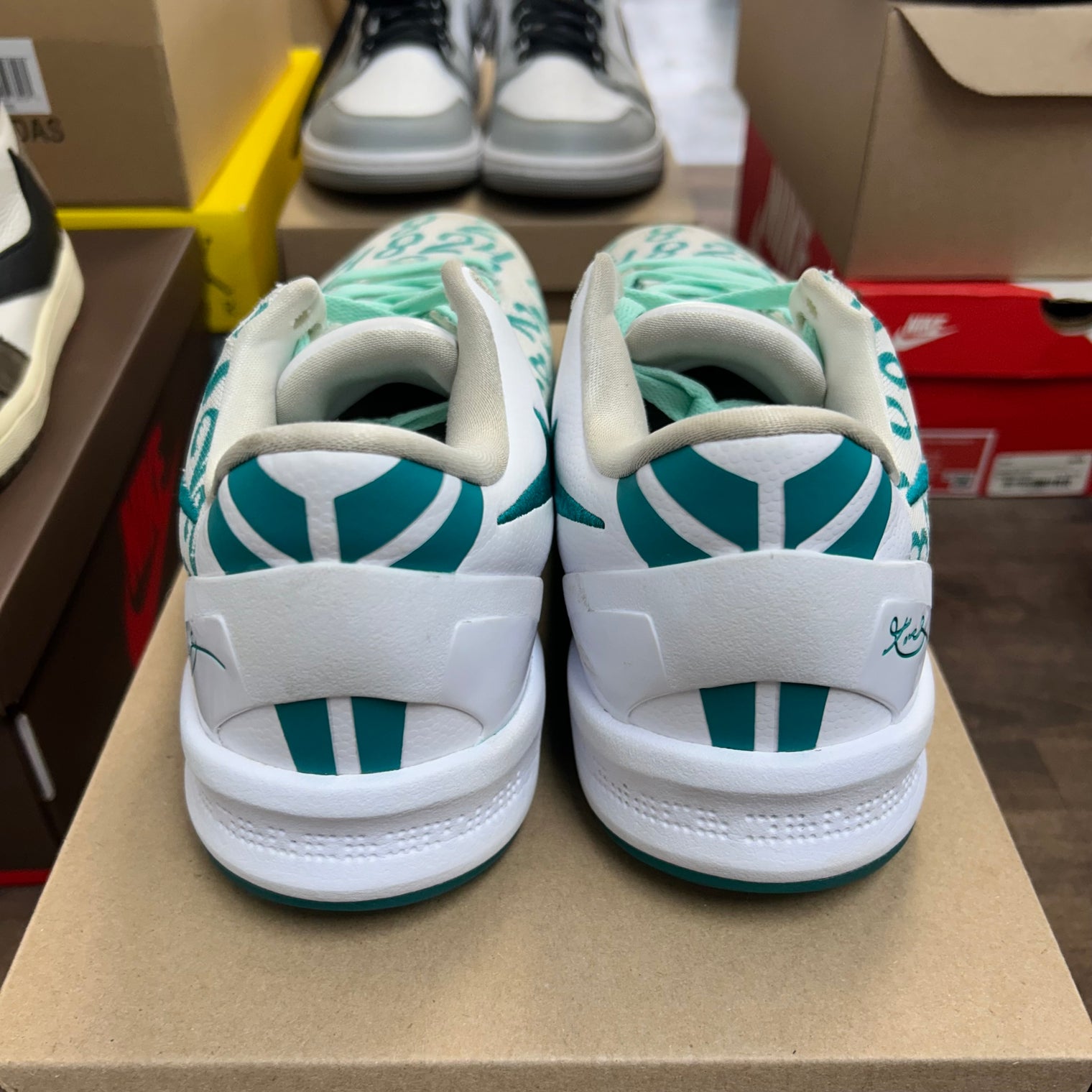 Radiant Emerald Kobe 8 Protro (USED,No Box)