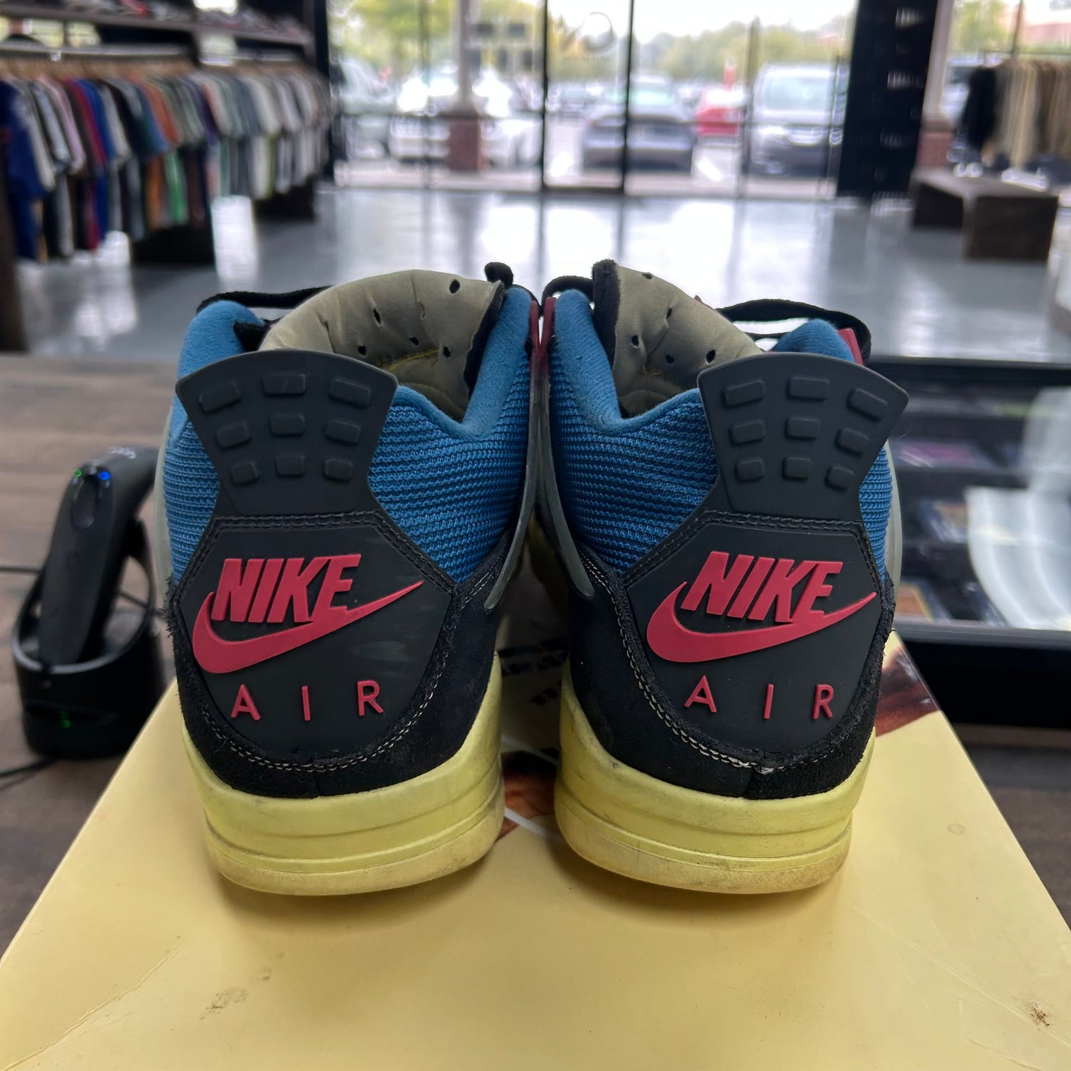 Off Noir Union Jordan 4 (USED)