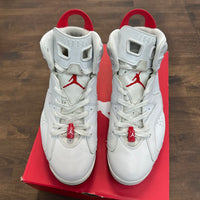Red Oreo Jordan 6 Retro (USED)