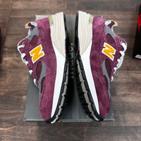 Burgundy Gold New Balance 992 (USED)