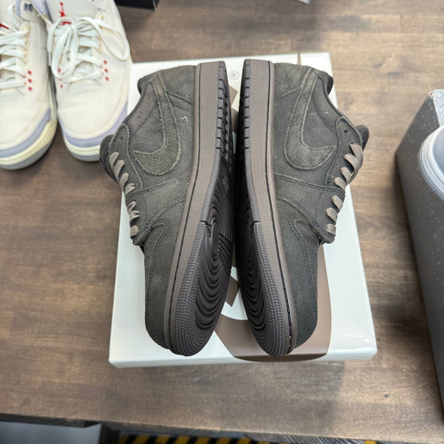 Travis Scott Velvet Brown Jordan 1 Low OG SP (USED)